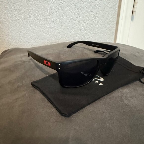 Oakley Holbrook Bkack 9102 - Picture 1 of 6